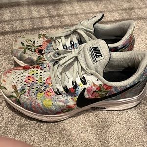 NIKE Zoom Pegasus 35